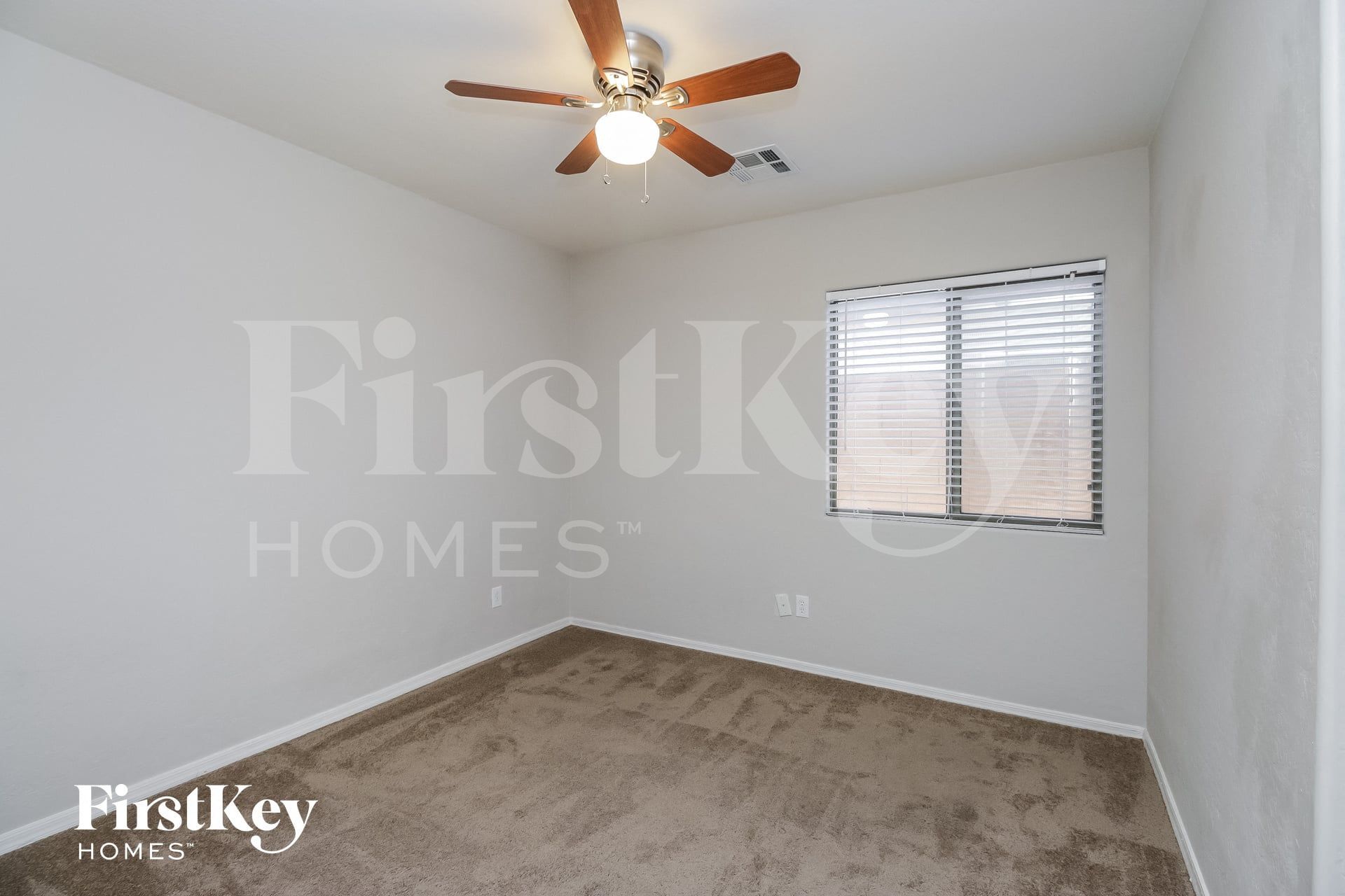 Building Photo - 3193 W Sunshine Butte Dr