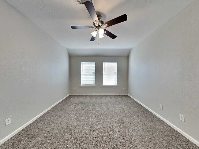 Building Photo - 4522 Lake Halbert Ln