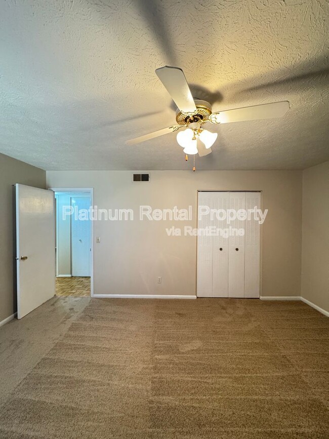 Building Photo - 3825 Lavista Rd