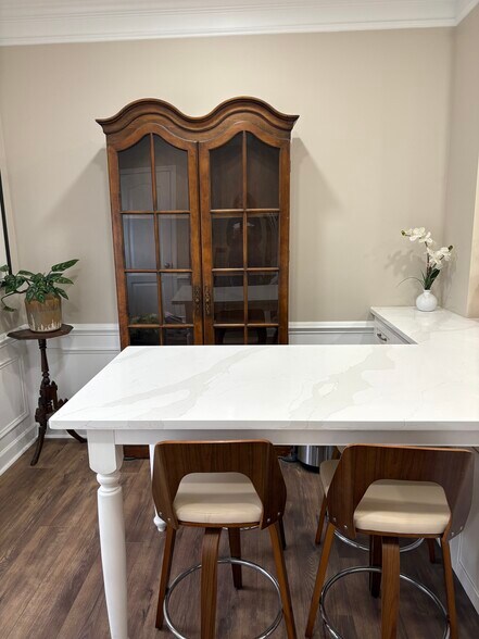 Dining table island - 163 Singleton Rd