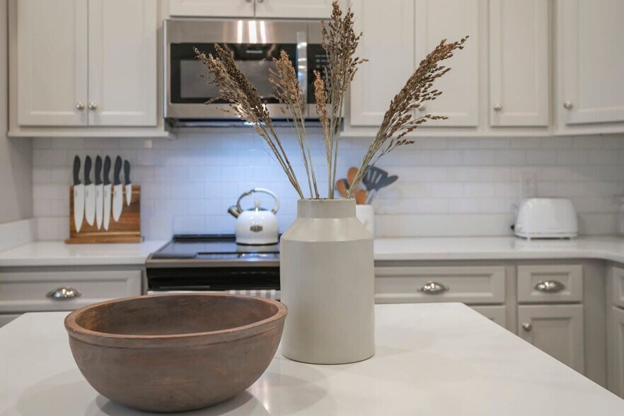 Building Photo - 106 Walnut Hill Dr