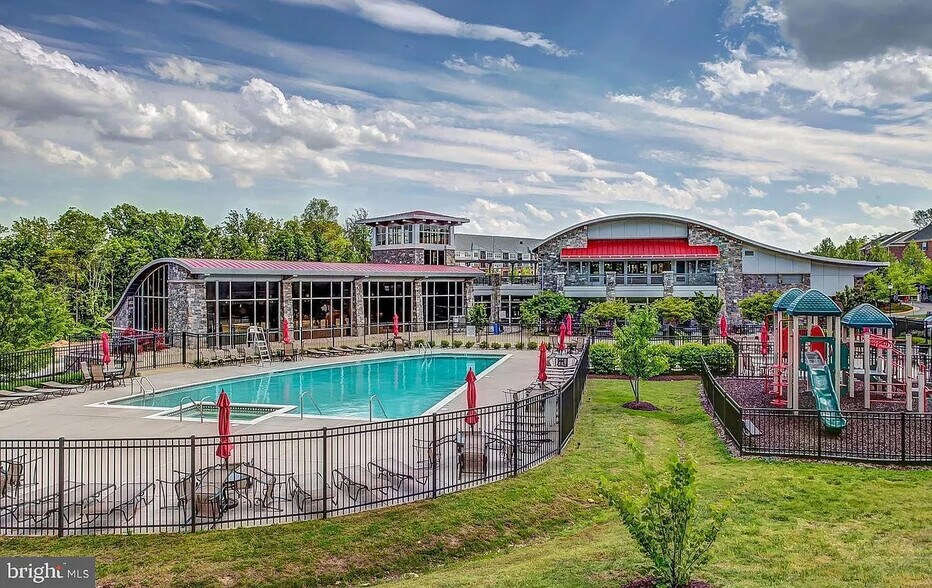 Building Photo - 15240 Torbay Way