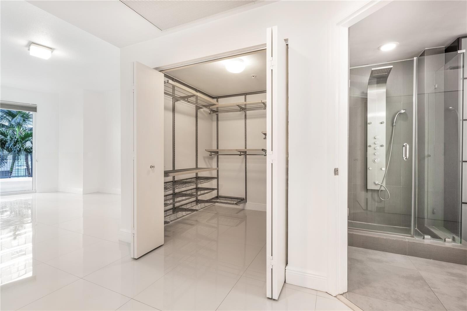 Building Photo - 60 SW 13th St