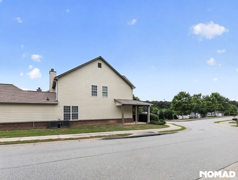 Building Photo - 1118 Westchase Cove SW