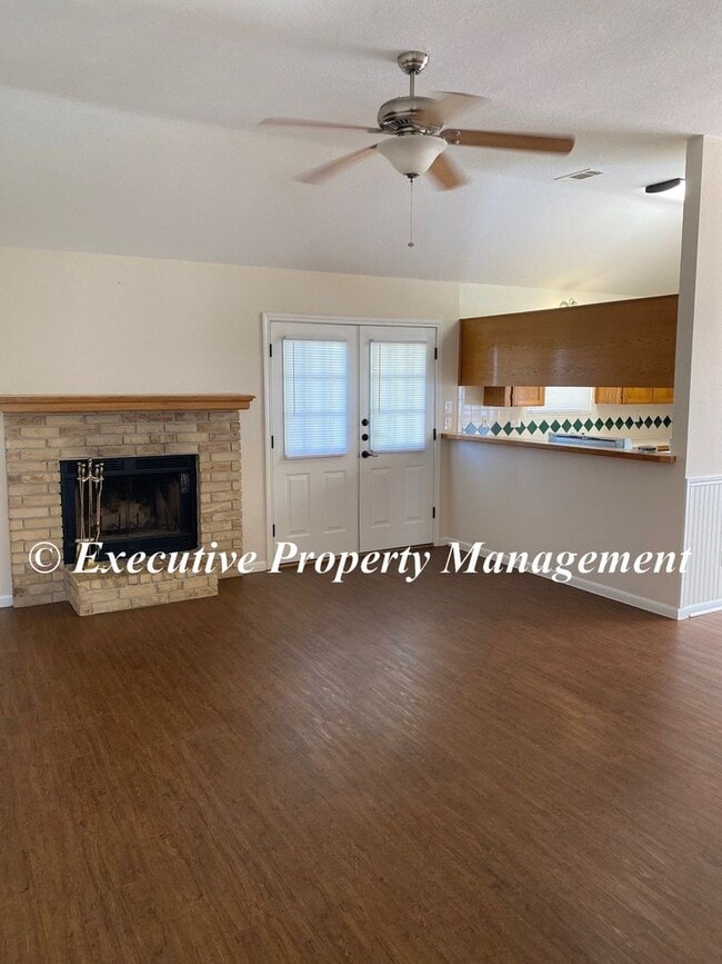 Building Photo - 917 Whirlaway Dr