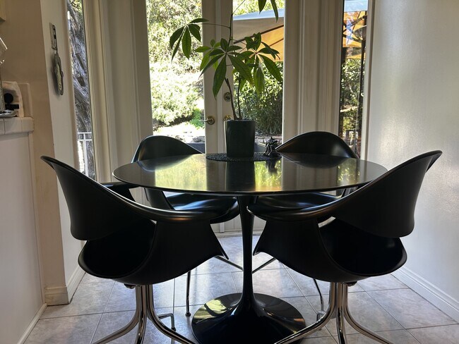 breakfast seating area - 17218 Escalon Dr