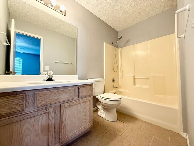 Building Photo - ***3102 NE 12th Street***