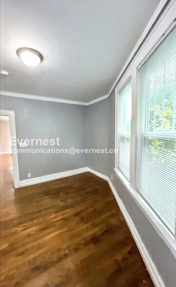 Building Photo - 32 Woodlawn Dr