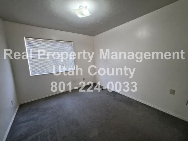 Building Photo - 590 E 1090 N