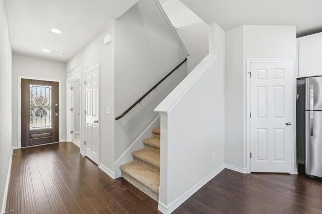 Building Photo - 704 Aliso Trail