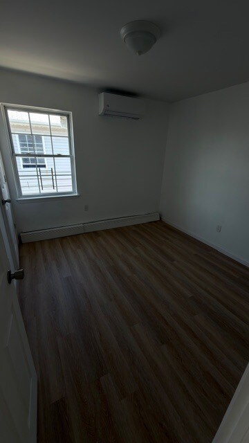 Building Photo - 6951 Almeda Ave