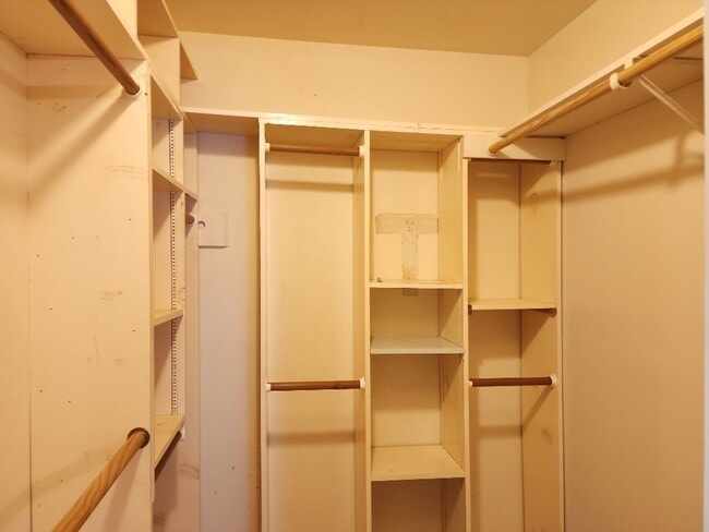 Building Photo - Amazing home ready to move in!