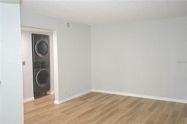 Building Photo - 3399 Mermoor Dr