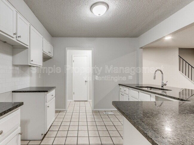 Building Photo - 8508 Candlewood Dr