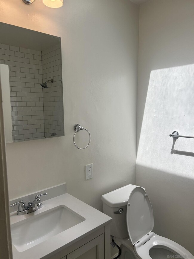 Building Photo - 4734 Biona Dr