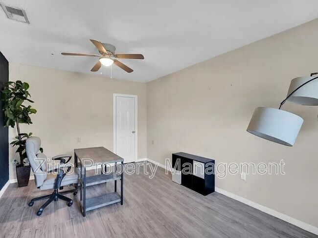 Building Photo - 4208 Wiman Dr