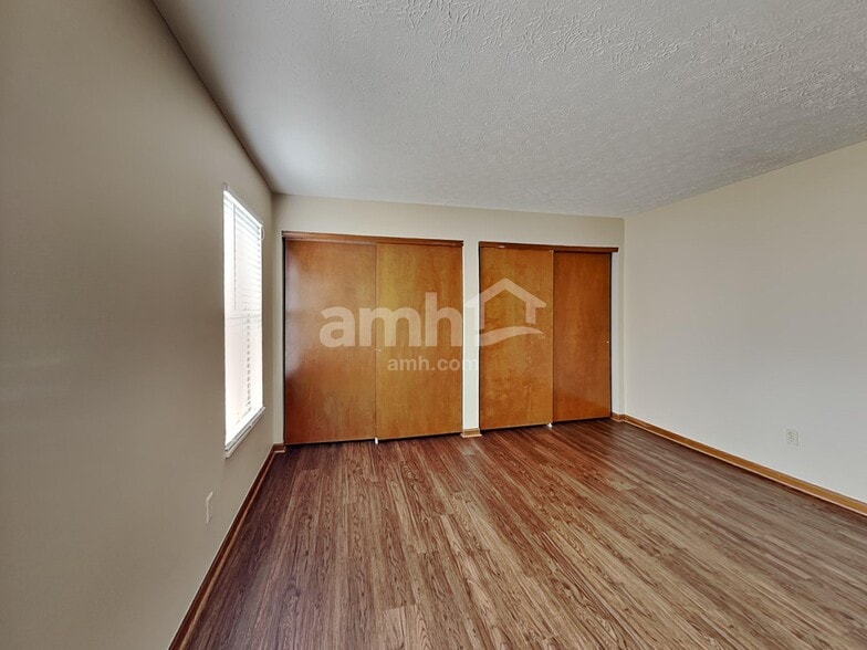Building Photo - 350 Timber Ridge Dr