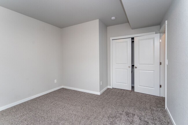 Building Photo - Spacious 5-Bedroom Home with Finished Base...