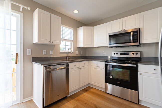 Building Photo - 7012 Churchhill Downs Dr