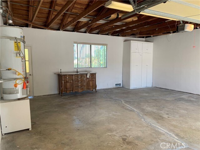 Building Photo - 12945 Hillcrest Dr