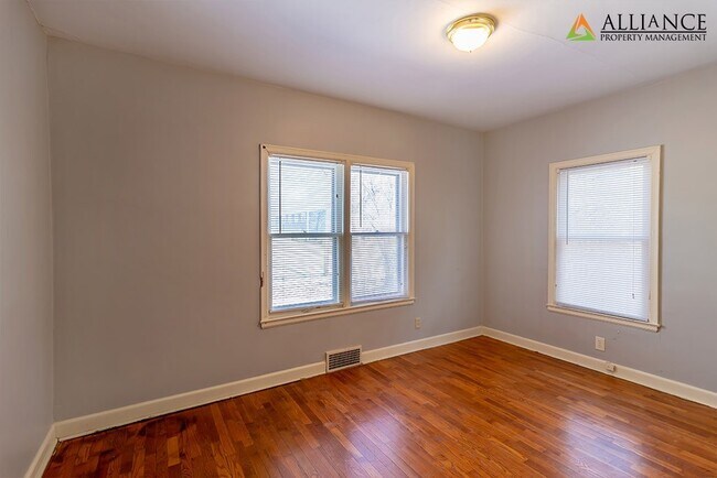 Building Photo - 1609 Poyntz Ave