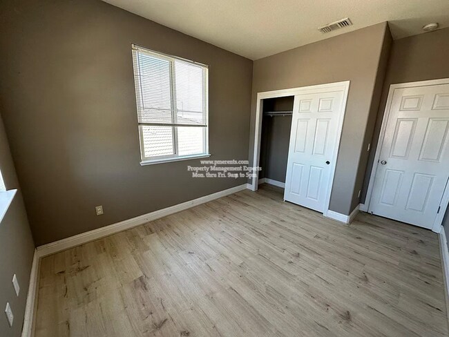 Building Photo - 10942 Sea Hawk Ct