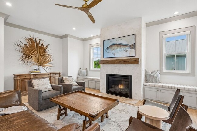 Building Photo - Beautiful 5 Bedroom Marshside Home