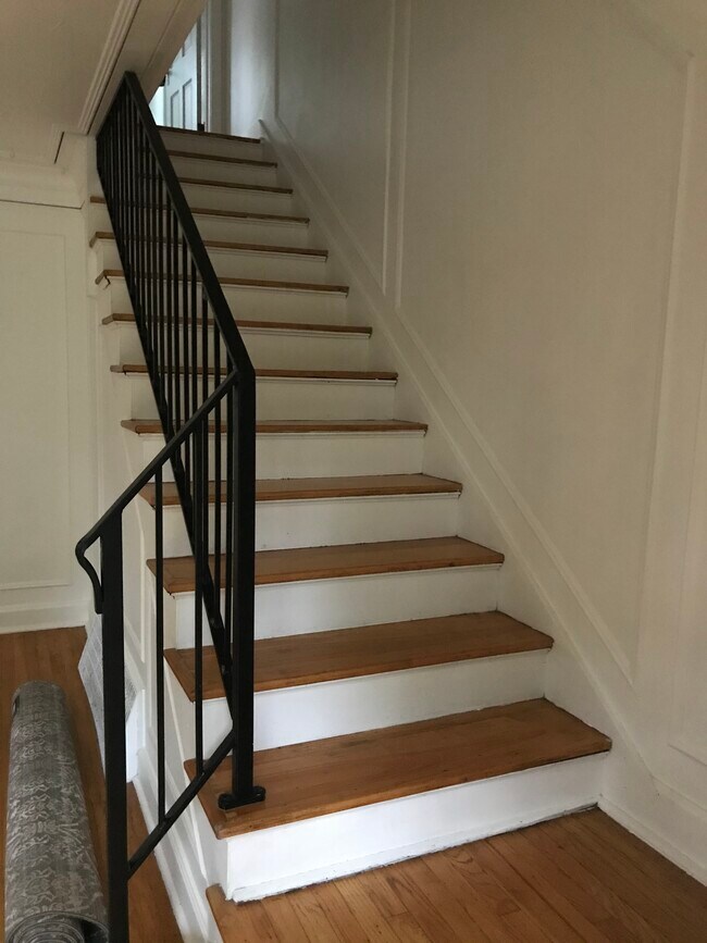 Building Photo - 316 S 50th Ave