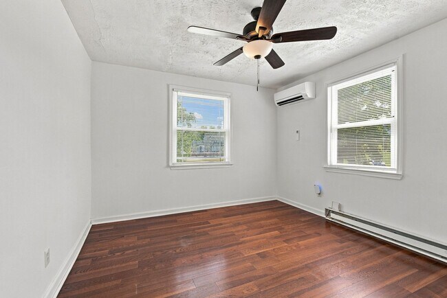 Building Photo - 909 42nd Ave N