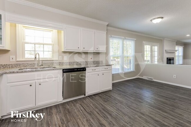 Building Photo - 6021 Woods Edge Ln