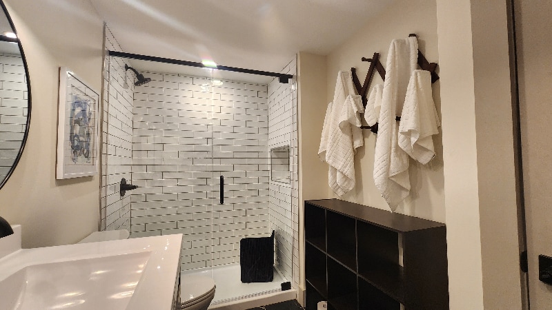 Building Photo - 1704 S Forest Dr