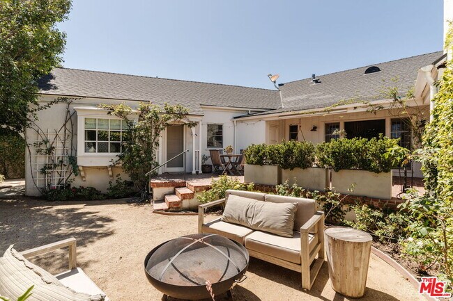 Building Photo - 231 S Thurston Ave