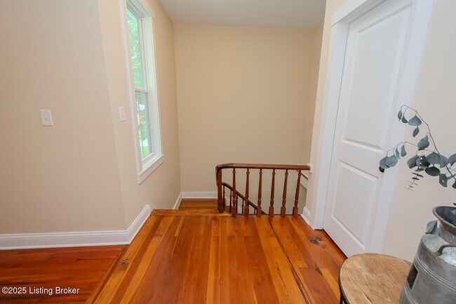 Building Photo - 6209 Applegate Ln