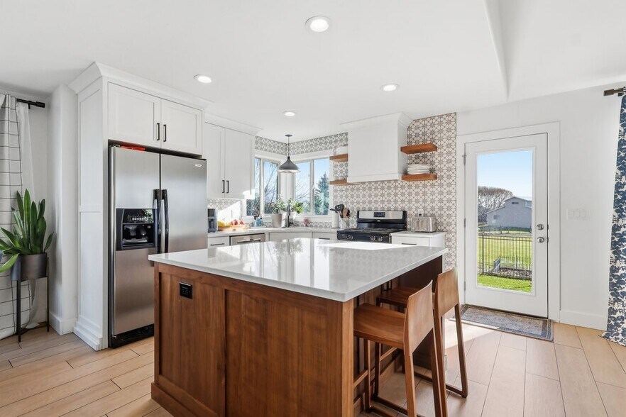 Building Photo - 1799 800 N