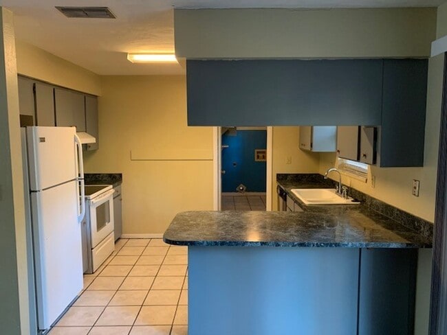 Building Photo - Amazing 3 Bedroom, 2 Bathroom House in Springtree