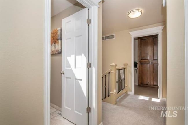 Building Photo - Gorgeous Updated Home in the Heart of Eagl...