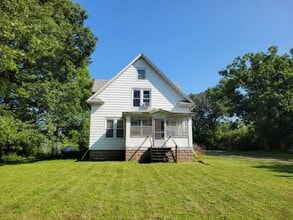 Building Photo - Private 4-Bedroom Farm Home on Large Lot with Screened Porch