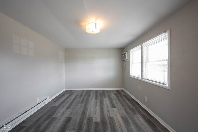 Building Photo - 140 Maple Park Dr