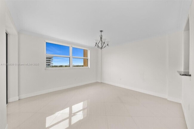 Building Photo - 177 Ocean Ln Dr