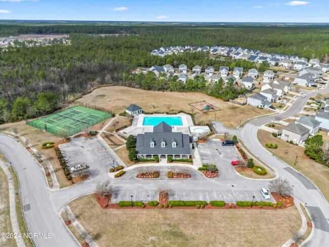 Building Photo - 3121 Lobelia Ln