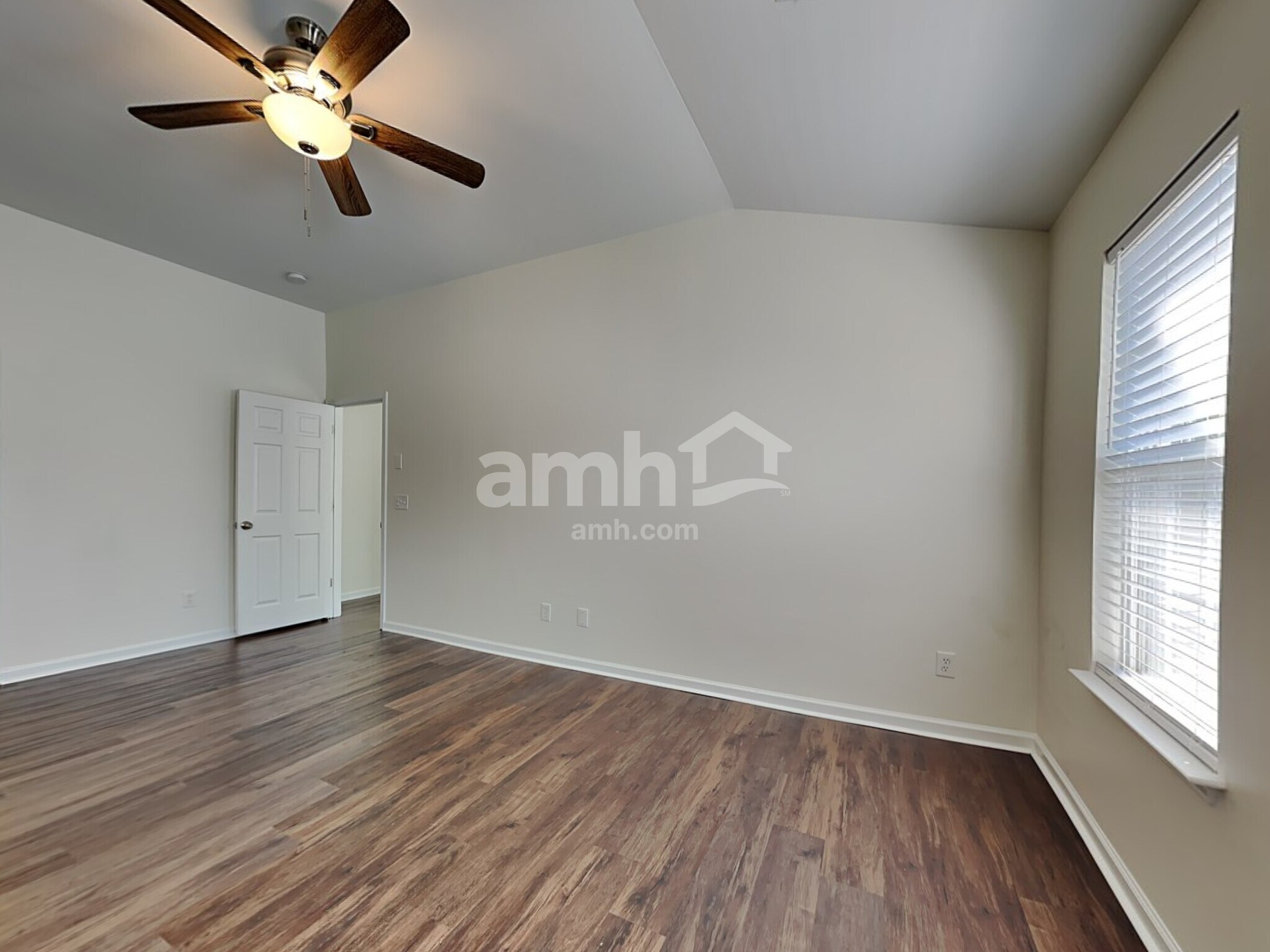 Building Photo - 4210 Lindsey Ln