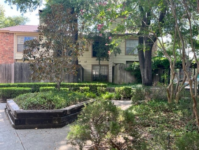 Building Photo - 11311 Audelia Rd