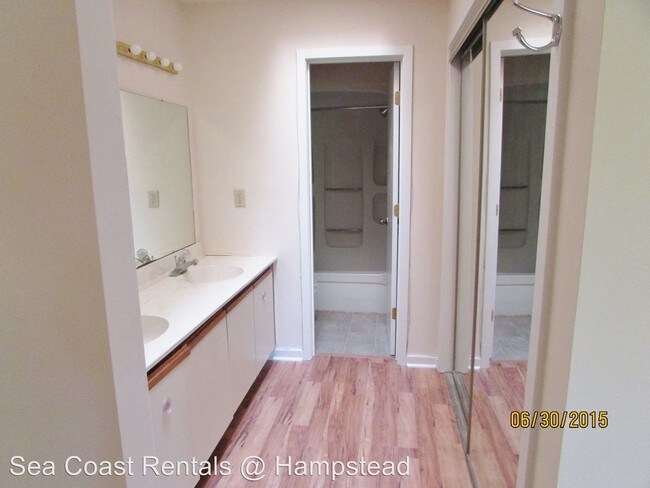 Building Photo - 710 Azalea Dr