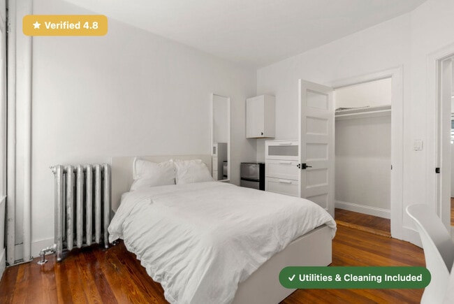 Building Photo - RoostUp Furnished Private Bedroom in Jamai...