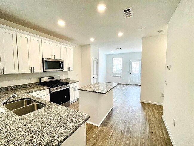Building Photo - 22627 Bolanzo Ln