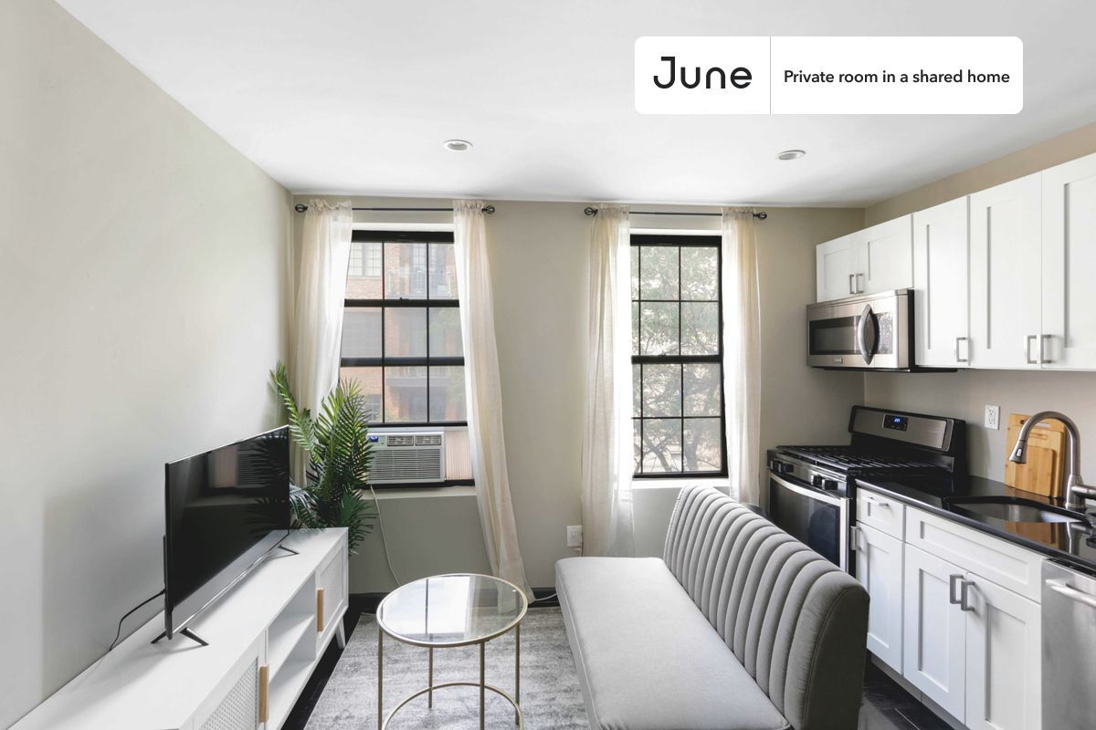 Building Photo - Room in Shared 3 bed/1 bath home