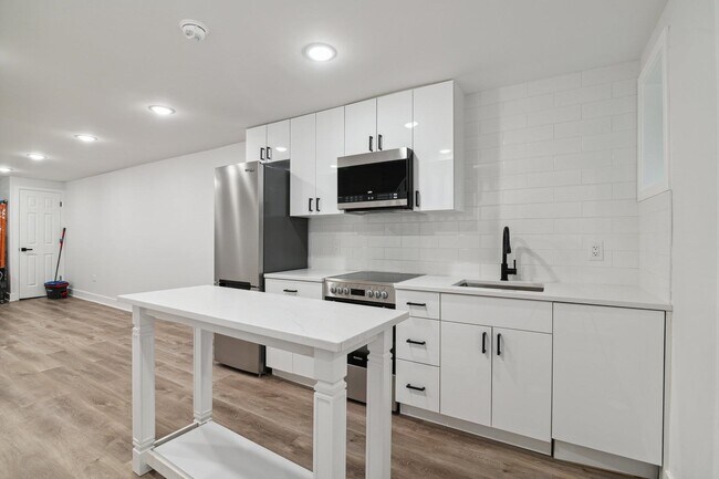 Building Photo - 36 Park St