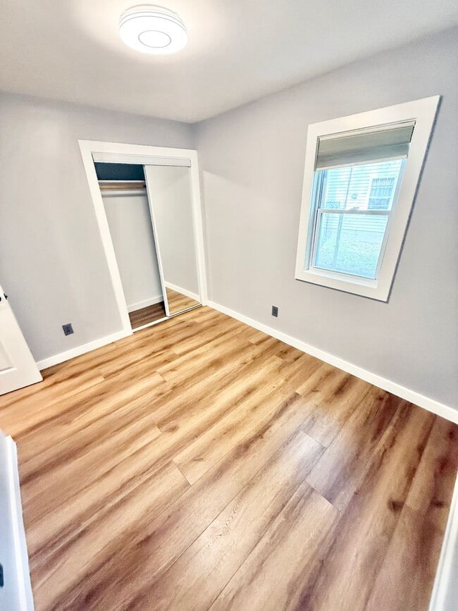 Building Photo - Meridian Apartments