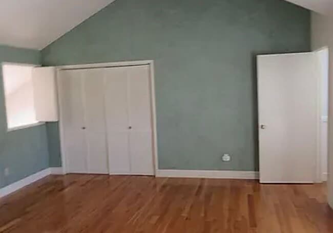 Building Photo - Santa Cruz Townhome Near UCSC!