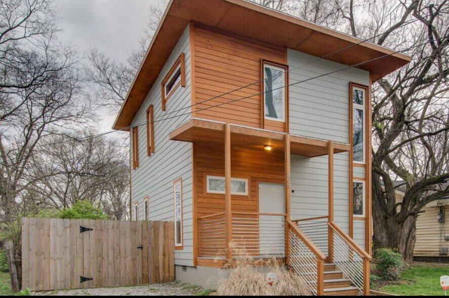 Primary Photo - 203 Prince Ave